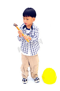 亚洲小男孩用工具-隔离在白色背景