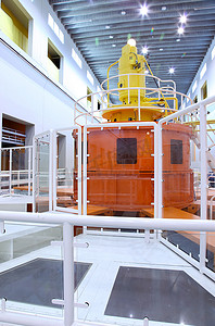 动力升级摄影照片_工厂里的发电机。