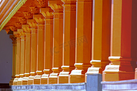 印度文化摄影照片_在 Shrinath Mhaskoba 寺设计的柱子，科迪特，萨斯瓦德，马赫