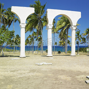 克里斯托弗·哥伦布登陆纪念碑，Bahia de Bariay，霍尔