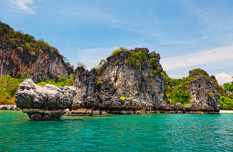 曼城摄影照片_泰国安达曼海洪岛美丽的岩石