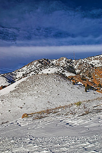 山脉元素摄影照片_科罗拉多州的新雪和山脉