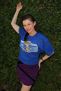 艾丽西亚·阿登 (Alicia Arden) 出席私人洛杉矶橄榄球联盟夏季开球套房，身穿洛杉矶橄榄球联盟 T 恤，私人地点，洛杉矶，加利福尼亚州 06-18-14/ImageCollect