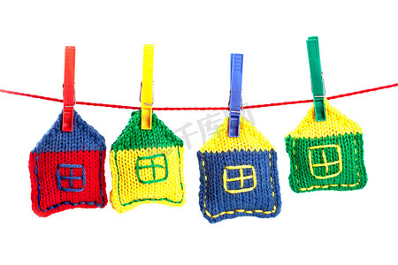 四个针织的彩色房子