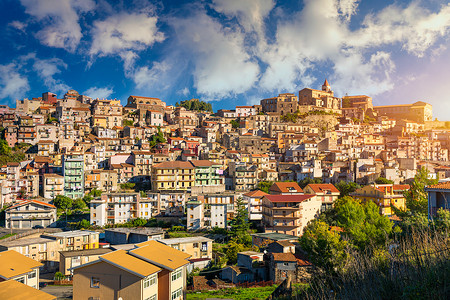 西西里岛弗兰卡维拉中世纪山城。