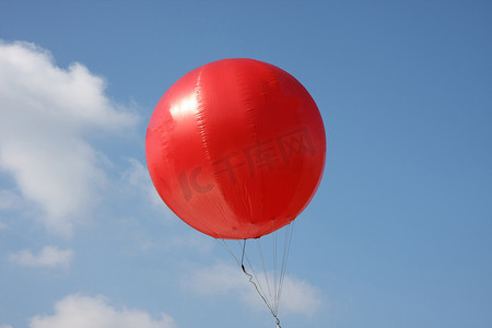狂欢节促销摄影照片_红气球