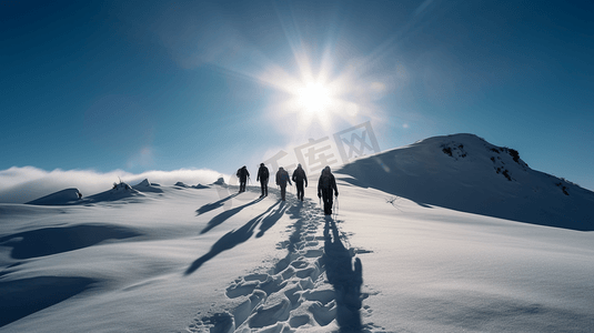 登山选材摄影照片_登山爱好者在白雪覆盖的山上徒步3