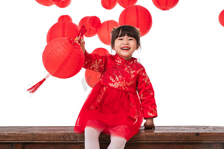 新年新春春节灯笼摄影照片_小女孩拿着红灯笼喜迎新春