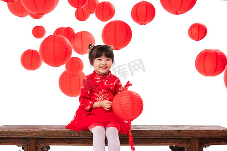 新春白色摄影照片_小女孩拿着红灯笼喜迎新春
