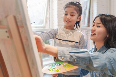 画画绘画摄影照片_家教老师辅导小学生学习绘画