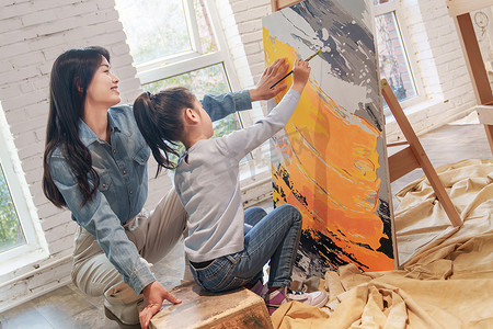 学生画画摄影照片_家教老师辅导小学生学习绘画