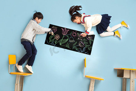 插画长发女孩摄影照片_快乐儿童想象修剪花卉植物