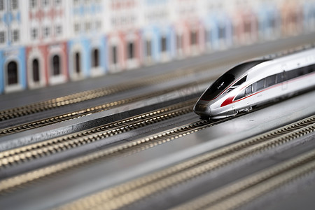 高铁火车交通运输摄影照片_高铁模型