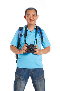 男人肖像摄影照片_老年人拿着照相机