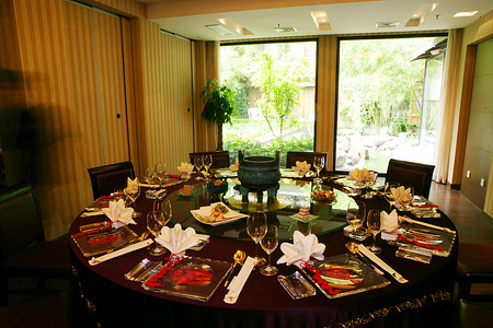 酒店餐桌