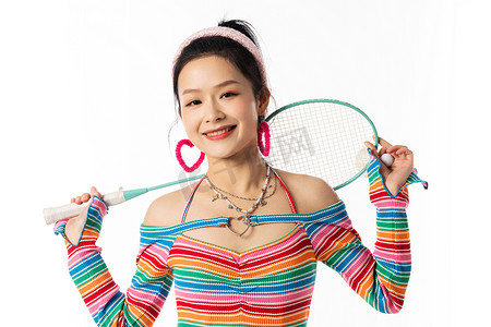 时尚年轻女孩打羽毛球