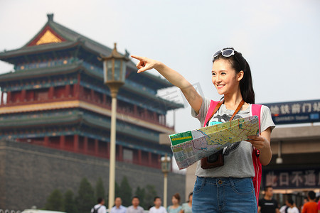 地图国内摄影照片_青年女人旅游