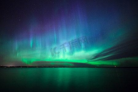北极光在芬兰湖