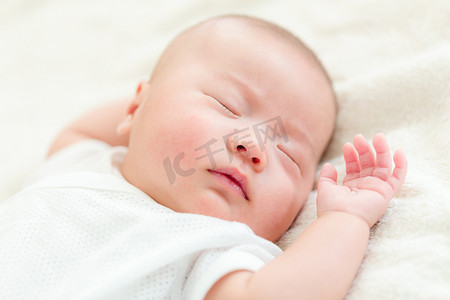 新出生的婴儿的睡眠
