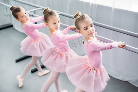 芭蕾学校优雅小芭蕾舞舞蹈的高视角观