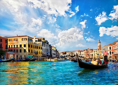 canal Grande Venedig med gondoler och Rialtobron, Italien与吊船和里亚托桥、 意大利威尼斯大运河