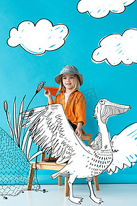 穿牛仔裤和橙色衬衫的孩子坐在楼梯上，在蓝色背景上玩纸飞机，白色幻想鸟和云插图