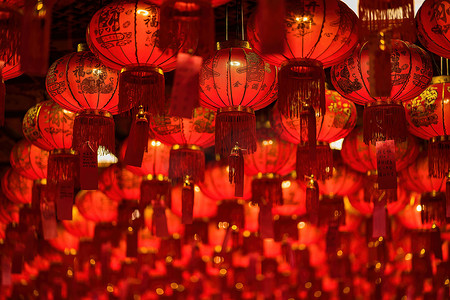 good摄影照片_Bangkok, Thailand - December, 20, 2021 : Red Lanterns with chinese text mean 