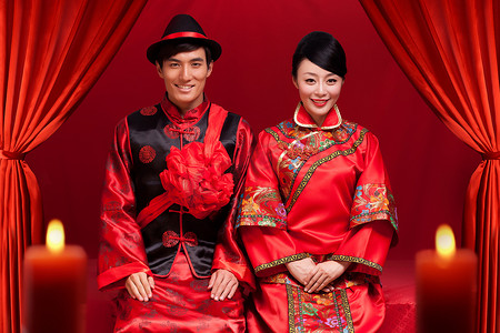 中式婚礼情侣