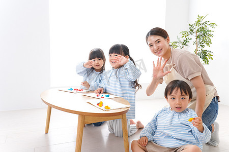 在幼儿园学习的儿童形象