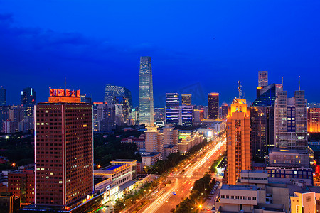 黄昏夜晚天空摄影照片_俯瞰北京长安街夜景