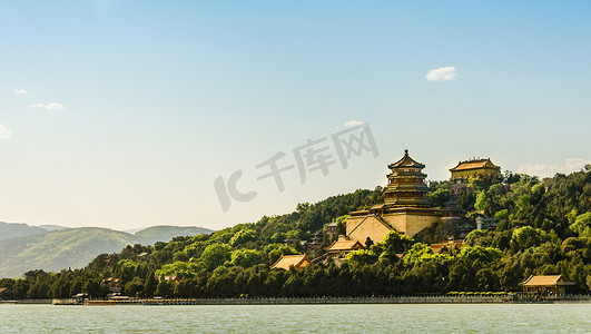 北京圆明园福祥阁寺金黄色