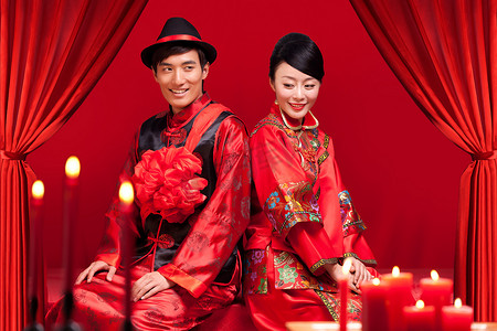 中式婚礼摄影照片_中式婚礼情侣