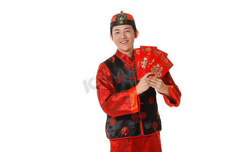 中国新年红包摄影照片_青年男人新年拿红包