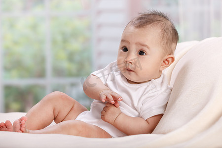 东方婴儿摄影照片_东方婴儿