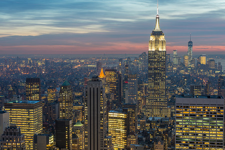 日落时分纽约曼哈顿的夜景
