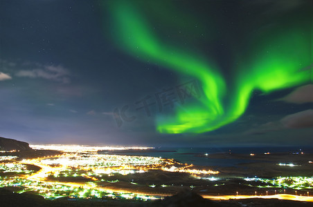 以上摄影照片_北极光以上冰岛雷克雅未克