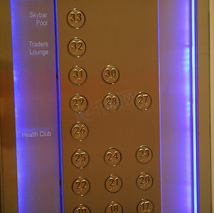 电梯按钮摄影照片_电梯按钮