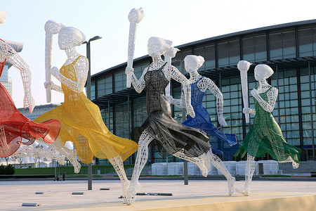 奥运村人物雕塑特写