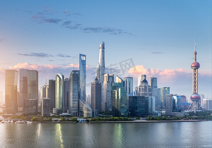 浦东天际线与早晨的天空