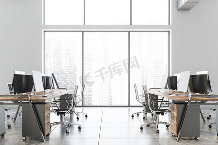 工业风格摄影照片_白色工业风格办公室侧视图