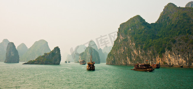 下龙湾湾全景