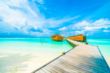 地处热带的海滩和大海在马尔代夫岛