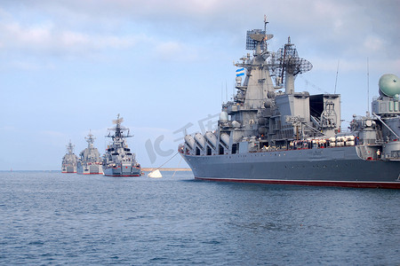 俄罗斯的军舰是在塞瓦斯托波尔湾，乌克兰，克里米亚