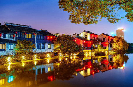 水上滑梯线稿摄影照片_无锡夜景, 中国著名的水上城市
