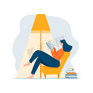 年轻的成年妇女读书放松坐在椅子下灯和书堆。卡通女主角躺在躺在的身上,在家休息