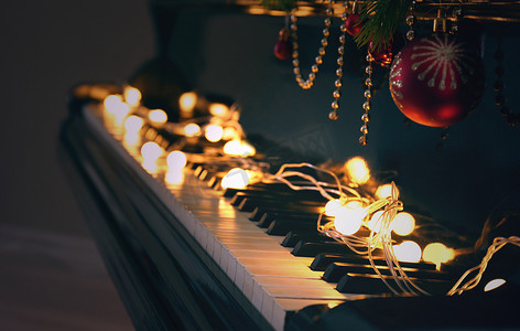 圣诞装饰钢琴键