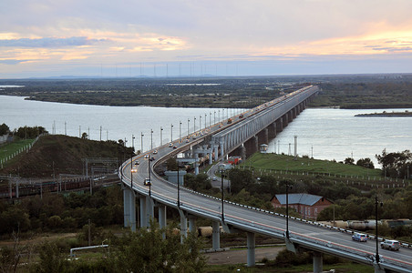 哈巴罗夫斯克大桥横跨黑龙江作为一个5千分之一钞票