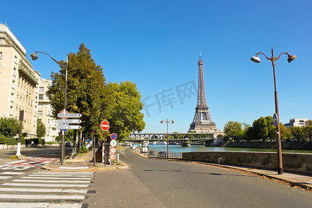 巴黎街头、 塞纳河、 车票桥和埃菲尔铁塔
