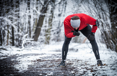 冬季跑步锻炼, 跑步者穿暖和的衣服有断裂