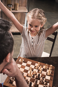 女儿获奖的象棋游戏